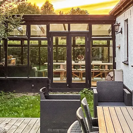 4 Bedroom Cozy Home In Allinge * 알링에