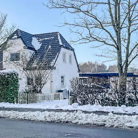 4 Bedroom Cozy Home In Allinge * 알링에