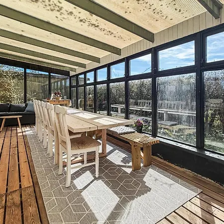 펜션 4 Bedroom Cozy Home In Allinge
