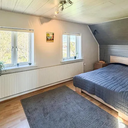 4 Bedroom Cozy Home In Allinge 펜션 *