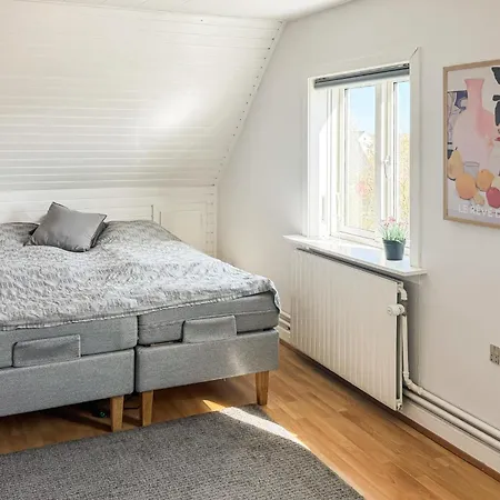 4 Bedroom Cozy Home In Allinge