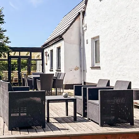 Hébergement de vacances 4 Bedroom Cozy In Allinge-Sandvig