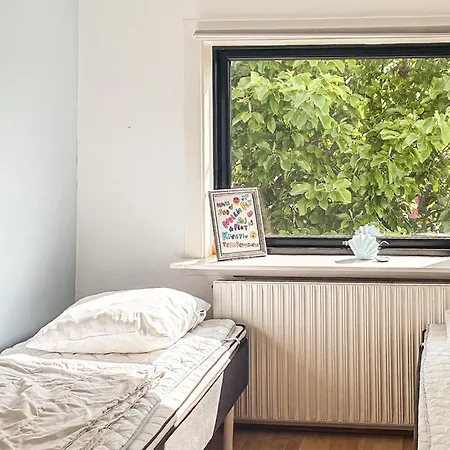 4 Bedroom Cozy In * Allinge-Sandvig